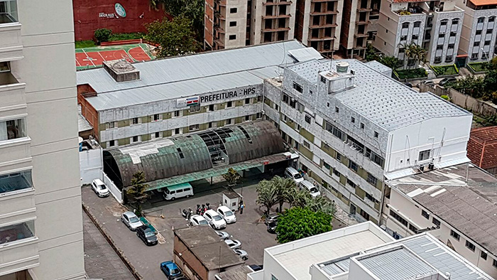 HPS tem teto de estacionamento danificado 1 Foto: Fernando Priamo