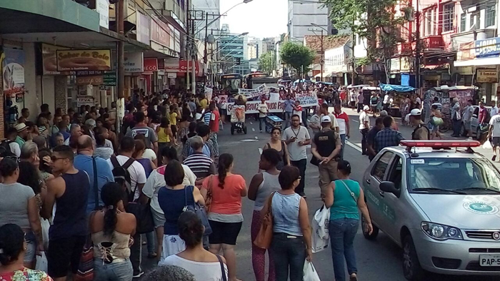 Motoristas e cobradores fazem manifestação 11 na getulio