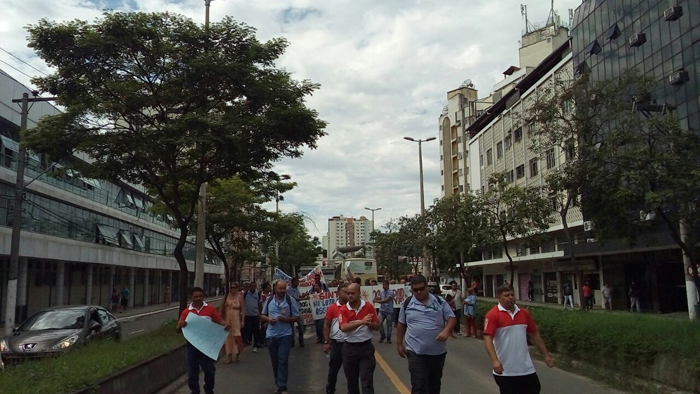 Motoristas e cobradores fazem manifestação 14 na rio branco