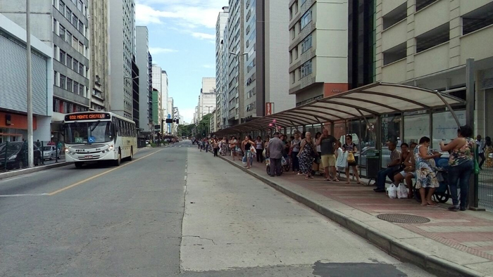 Motoristas e cobradores fazem manifestação 13 ponto
