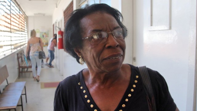 "Chegamos aqui e nos informaram que não tinha a vacina"/ Conceição Aparecida da Silva,  58 anos, que procurou o PAM-Marechal e também não conseguiu se vacinar. (Foto: Fernando Priamo) 