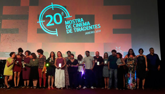 Mostra de Cinema de Tiradentes premia vencedores da 20ª edição 1 Vencedores foram premiados na noite deste sábado (Foto: Júlia Pessôa)