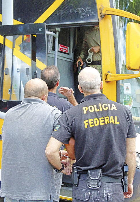 1policia leo