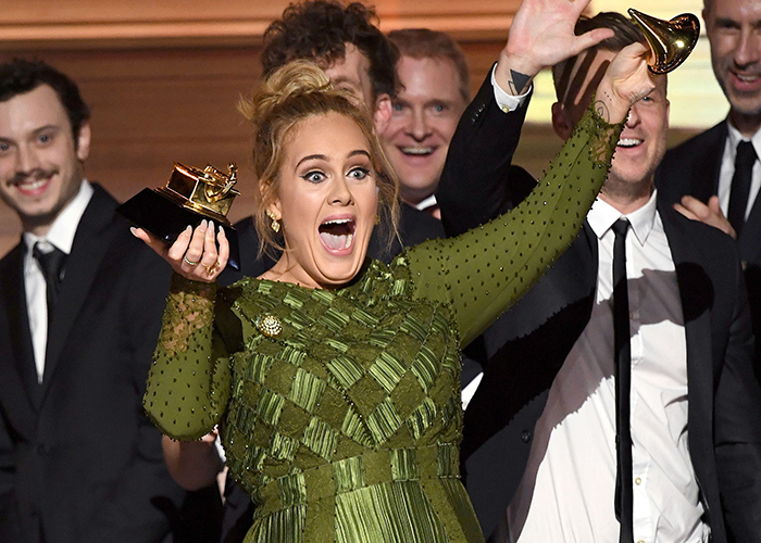 Adele supera Beyoncé e é a grande vencedora do Grammy 2017 2 adele-album-of-year