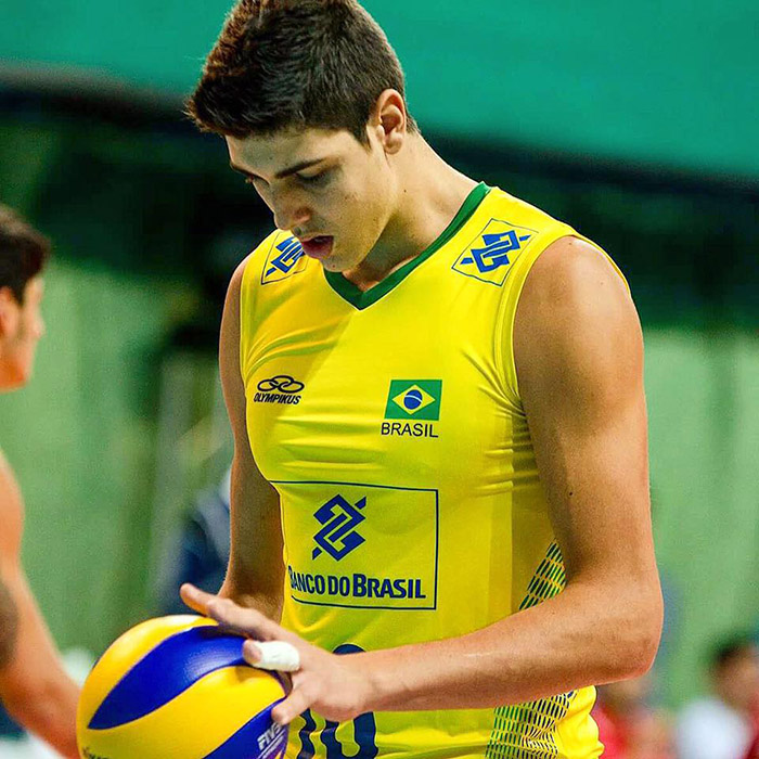 Juiz-forano Felipe Roque, da seleção sub-20, atua no Minas e foi elogiado por Maurício Bara 