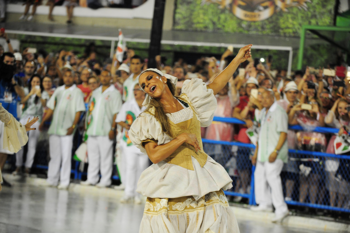 Primeira noite de desfiles do Grupo Especial do Rio tem disputa acirrada 2 (Foto: Divulgação Liesa)