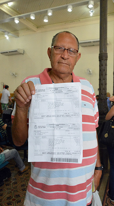 Dejavair Silva  recebeu multa de R$ 500, mas, ao pagar a fatura, descobriu que o valor cobrado era de R$ 75 mil (Foto: Marcelo Ribeiro)  