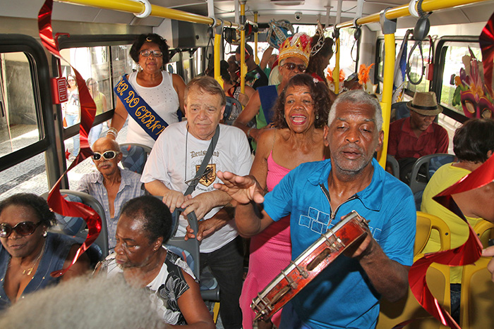 Projeto reúne foliões e faz tour em ônibus pela cidade 1 Foto: Fernando Priamo