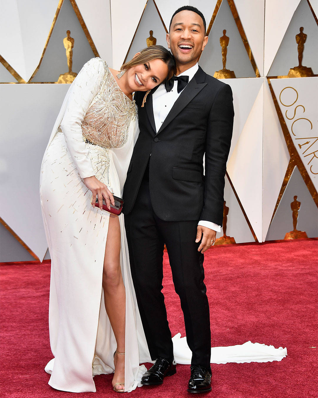 Oscar 2017 - As mais bem vestidas 23 rs_1080x1350-170226160813-1080.Chrissy-Teigen-John-Legend-Oscars-Instagram.kg.022617