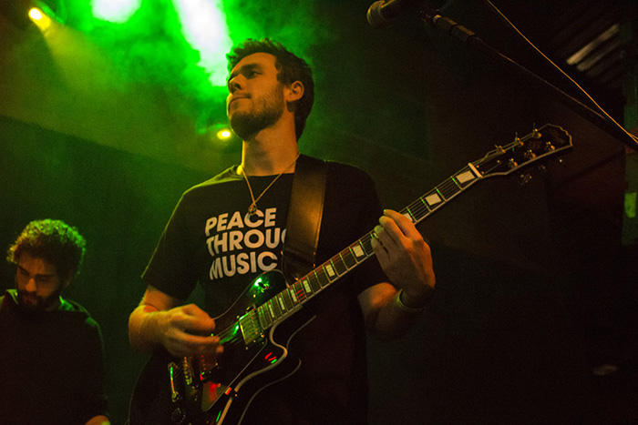 Finalista do festival, Mauloa vai tocar o trabalho marcado pelos novos rumos musicais da banda 