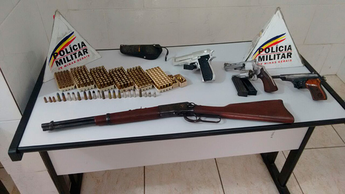 Advogado é flagrado com armas e 400 munições 1 Foto: Divulgação PM