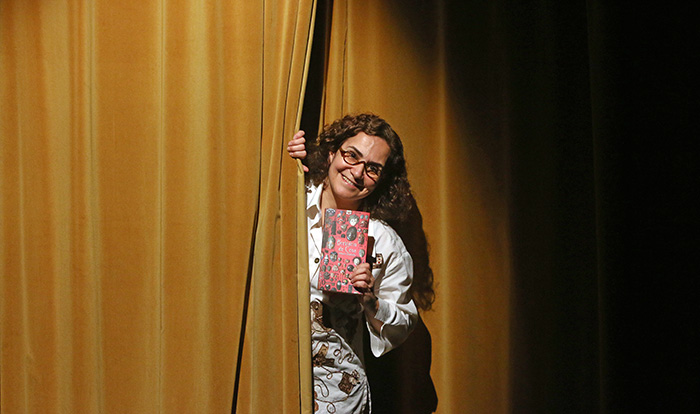 'A gente tem que falar da gente' 1 Márcia Falabella completa 31 anos de teatro e fala sobre "Breviário de cena". (Foto: Leonardo Costa)