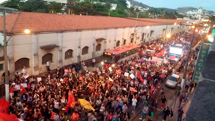 JF volta a receber protestos contra Temer 3 Foto: Marcelo Ribeiro