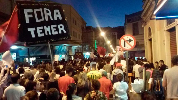 JF volta a receber protestos contra Temer 2 Foto: Marcelo Ribeiro