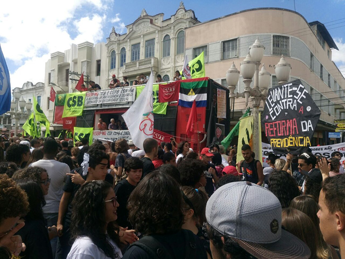 Protesto contra a reforma da Previdência ganha as ruas de Juiz de Fora 41 Leonardo Costa