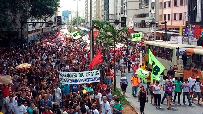 Protesto contra a reforma da Previdência ganha as ruas de Juiz de Fora 27 Leonardo Costa