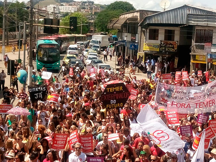 Protesto contra a reforma da Previdência ganha as ruas de Juiz de Fora 39 Leonardo Costa