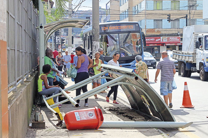 Foto: Leonardo Costa onibus-LEO
