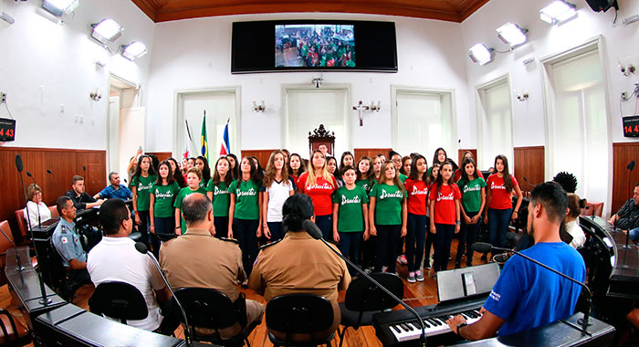 Participantes do Parlamento Jovem discutirão educação política nas escolas 1 parlamento materia