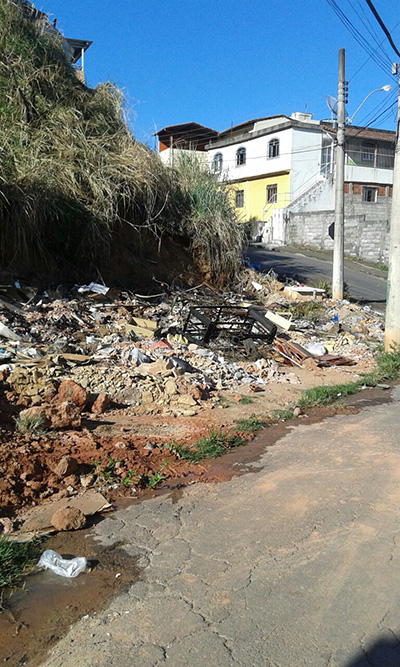 Bota-fora irregular no Marumbi 1 Moradores reclamam do lixo e pedem solução para evitar o descarte no local