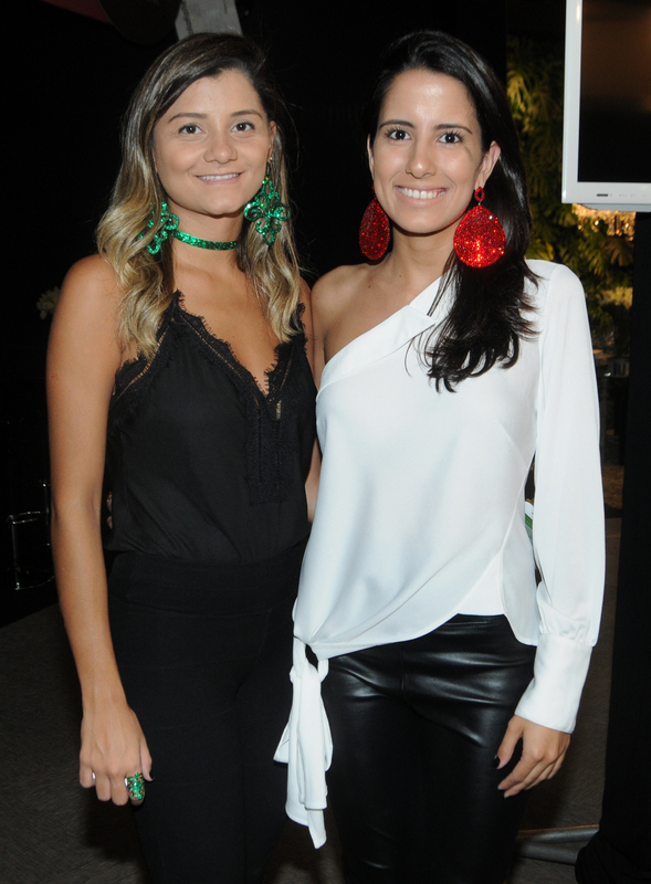 Coluna CR – 11-04-2017 1 Luísa Braga e Maryana Mauler, presenças simpáticas na É Festa FOTO: ANDRÉA OTTONI