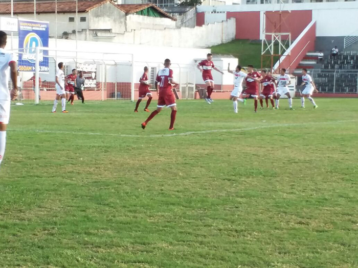Baeta encerra o 1º turno do hexagonal sem pontuar 1 Sequência negativa aumenta com derrota de 2 a 1 para o Patrocinense, e Tupynambás busca confiança para dar a volta por cima (Foto: Divulgação)