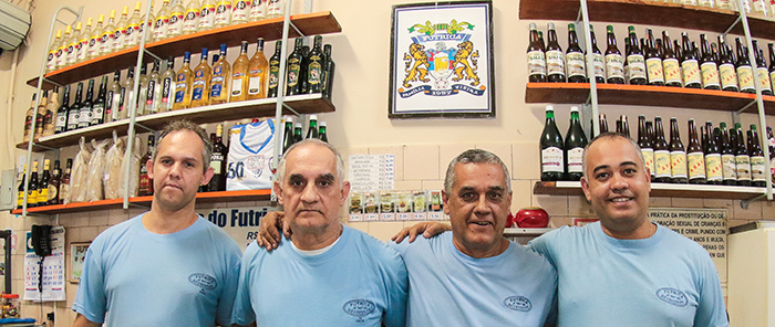 Gastrô+ 22-04-2017 8 Douglas, Ademir, Sidney e Rondinely, Futrica passando de pais para filhos (Foto: Fernando Priamo)