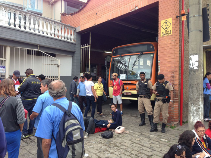 Foto: Júlia Pessôa garagem onibus 2