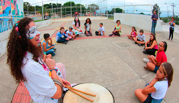 Dia Nacional do Livro Infantil é lembrado com ação em Benfica 1 Foto: Fernando Priamo