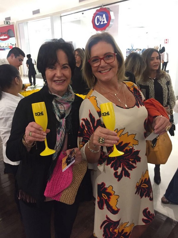Maria Pires e Myrliane Leão em noite de moda no Independência Shopping