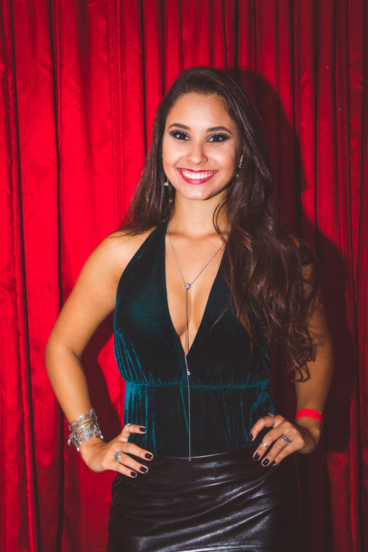 Coluna CR – 07-05-2017 3 Maria Beatriz Maimeri, elegante na noite juiz-forana. Foto: Igor Dena