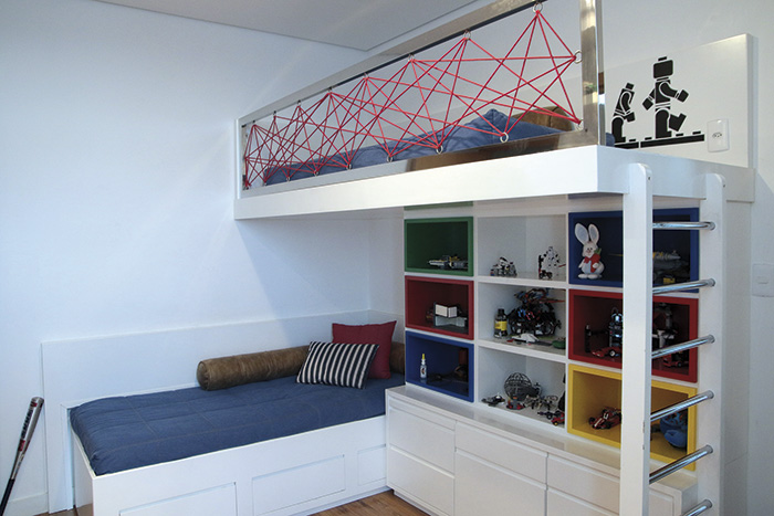 Em casa de mãe, sempre cabe mais um 2 Espaço para cama extra no quarto de um dos filhos de Gisele. (Foto: Fernndo Priamo)