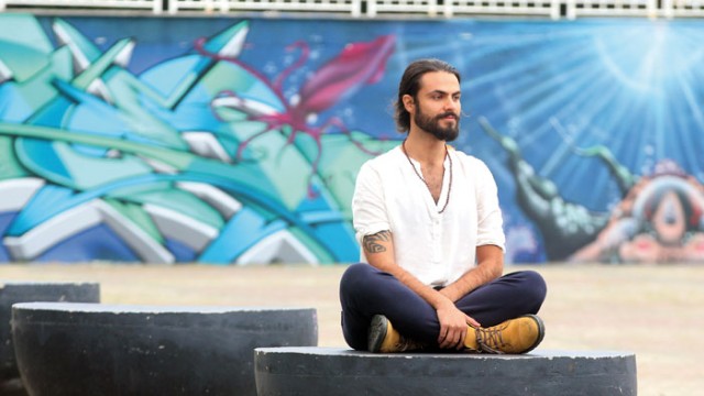 Após cruzar o "Grande sertão: Veredas", psicólogo e documentarista Diego Zanotti atua em comunidade na Serra da Mantiqueira (Foto: Leonardo Costa)