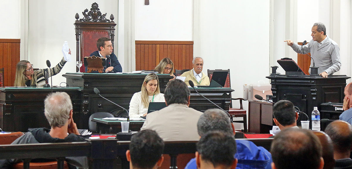 Vereadores dão suas versões sobre bate-boca 2 castelar x sheila leo1