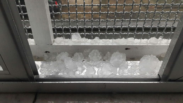 Chuva de granizo surpreende juiz-foranos e causa estragos 3 chuva 2