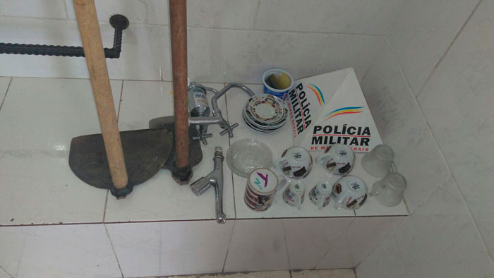escola-arrombada