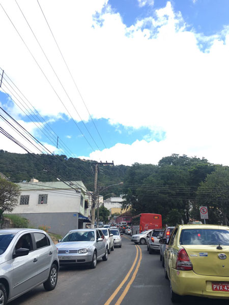 Trânsito lento entre a Cidade Alta e a Avenida dos Andradas 1 gargalo1