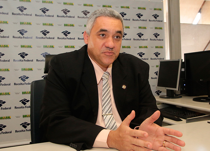 Auditor fiscal Leonardo Couto Sobral, atual delegado adjunto regional, destaca que a operação "Beneficiários Omissos", cujo público-alvo são contribuintes que recebem pagamentos de pessoas físicas, mas não os declaram à Receita, está em curso (Foto: Fernando Priamo)