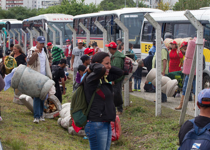 Apoiadores de Lula se reúnem ao lado da Rodoferroviária de Curitiba 2 lula mst