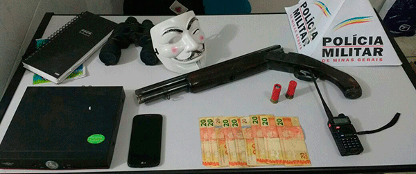 Ação da PM mobiliza Pégasus durante cumprimento de mandado 2 Divulgação PM