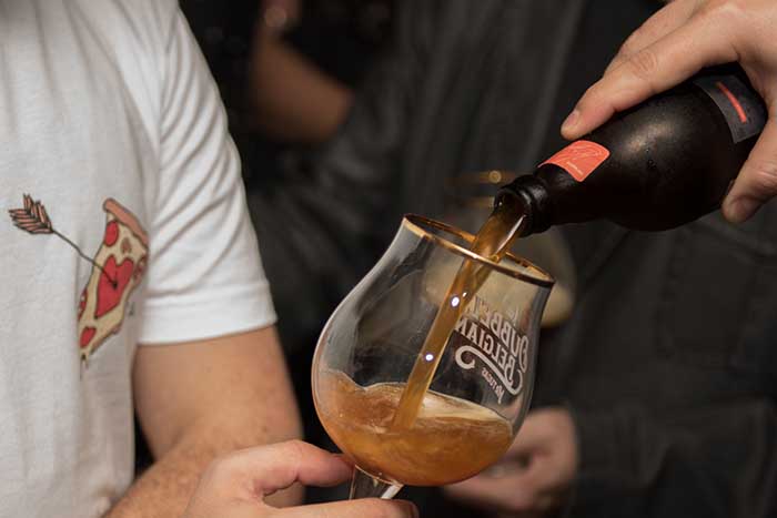 Mr.Tugas lança três cervejas artesanais para o inverno: Dubbel Belgian, Double Bock e Imperial Black IPA  (foto: Aline Bastos)