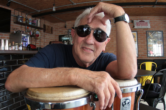 A batera do Miltinho 1 "Aquele 'que rufem os tambores!', fui eu quem sugeriu" (Foto: Fernando Priamo)