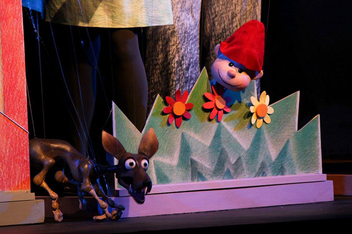 A peça musical de Sergei Prokofiev ganha marionetes para mostrar às crianças as diversas sonoridades dos instrumentos. Foto: Rodrigo Zeferino/Divulgação 