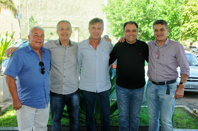 Almoço de ex-alunos do CTU: Aluísio Braz, José Campos, Hilton Pinheiro, Jesus Miranda e Nésio Fernandes foram os organizadores do almoço anual de ex-alunos do CTU – Colégio Técnico Universitário, da UFJF. Em sua terceira edição, na churrascaria Potência do Sul, o encontro tinha em sua maioria formandos da década de 70, muitos hoje aposentados de suas funções técnicas em altos escalões de empresas multinacionais e estatais. Foto: Andréa Ottoni