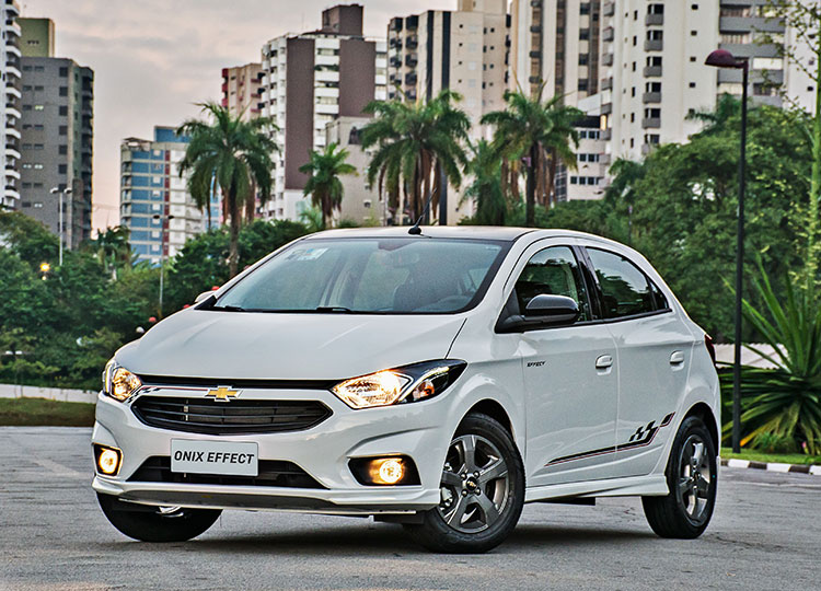 Após 4 anos de retração, mercado automotivo acusa tímido crescimento 16 AP180717 01