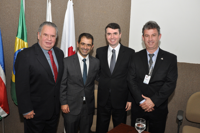 David Luiz está curtindo férias no Beach Park 2 No ‘coq’ de abertura da reunião da Associação Brasileira de Ensino Odontológico, na Suprema, Jorge Montessi, Rodrigo Guerra, prefeito Bruno Siqueira e Djalma Rabelo Foto: Wólmer Monteiro