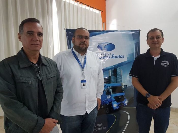 O anfitrião Eduardo Benjamin dos Santos, Diego Degan e Rogério Paterniani na comemoração do Dia do Motorista