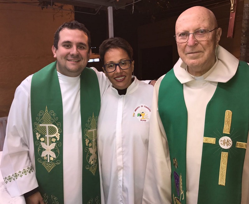 Pianista Guilherme Veroneze faz recital na UFJF 1 Após a Missa do Impossível, o padre Pierre Cantarino, a ministra da Eucaristia Rose Oliveira e o monsenhor Miguel Falabella de Castro, que comemorou seus 96 anos na celebração que levou milhares de fiéis, anteontem, ao adro da Igreja São José