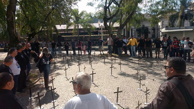 Agentes de segurança protestam contra mortes no exercício da profissão 1 ato pm