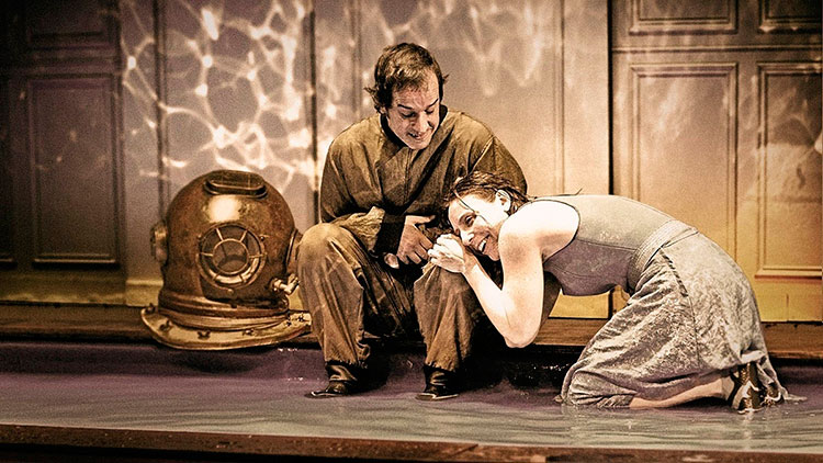 cena da peca a marca da agua da armazem cia de teatro